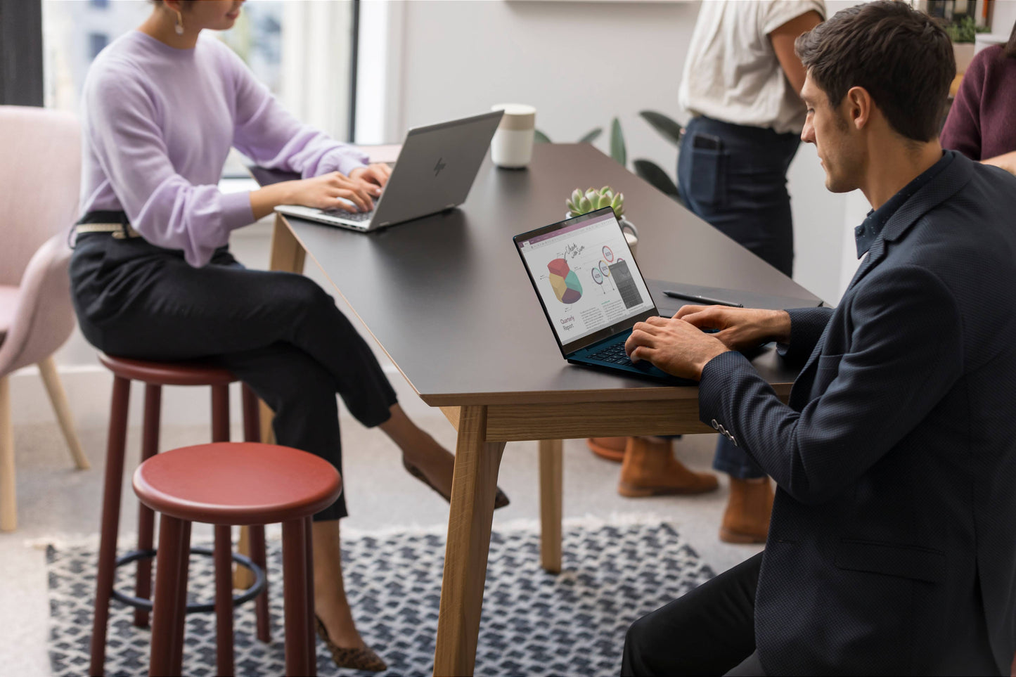 HP EliteBook 840 G11 de 14“ Intel Ultra 7 155U, 32GB, 1TB SSD, Win11 Pro GRADO A SEMI NUEVO
